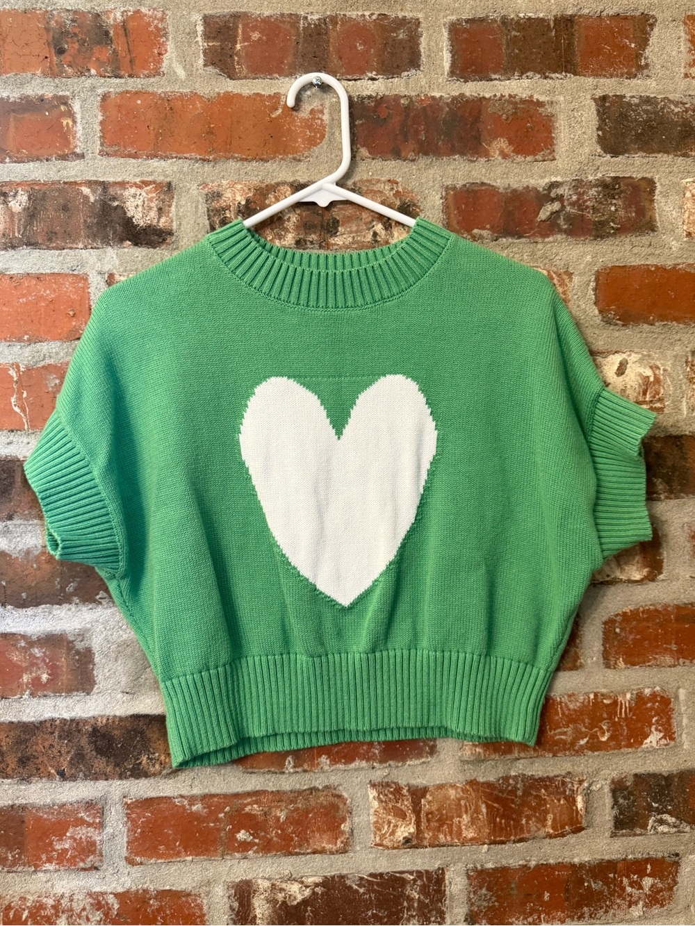 S67 -Green Heart Cropped Knit Sweater - White Heart Accent